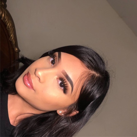 Meet your Posher, Angeline - Picture 1 of 1